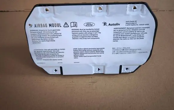 Passenger airbag