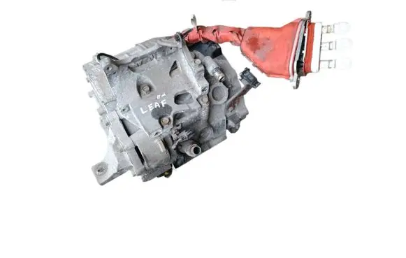 Nissan Leaf I (ZE0) Electric car motor EM61 043034A