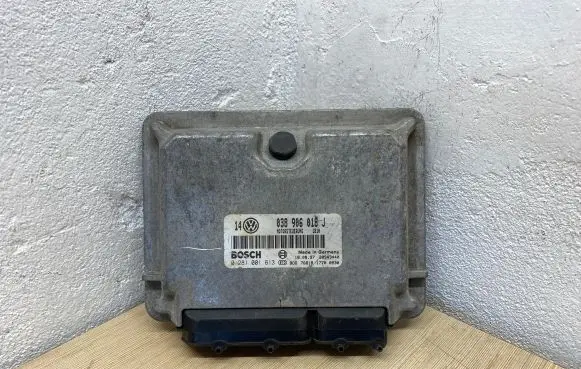 Volkswagen Golf IV Engine control unit/module 038906018J 28SA3440 0281001613
