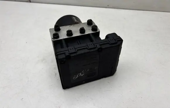 Volkswagen Golf IV ABS Pump 1J0907379P 1J0614117D