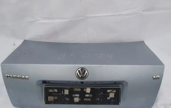 Volkswagen PASSAT B5 Tailgate/trunk/boot lid melyna