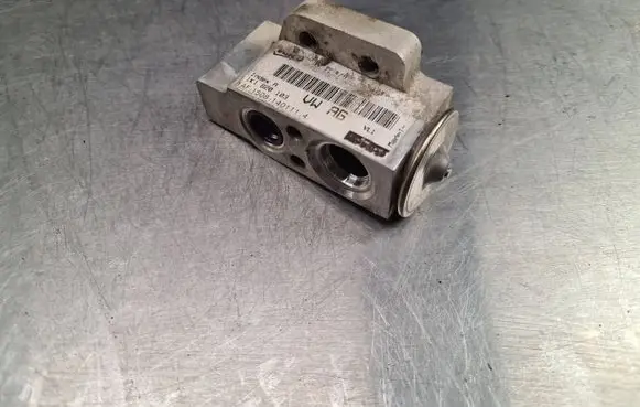 Volkswagen Caddy Air conditioning (A/C) expansion valve 1K1820103