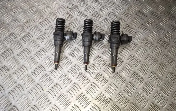 Skoda Roomster (5J) Fuel injectors set 0414720314 038130073BP
