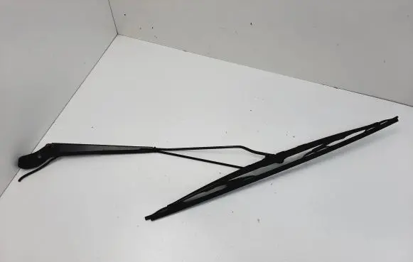 Mercedes-Benz Vito Viano W639 Windshield/front glass wiper blade A6398200144