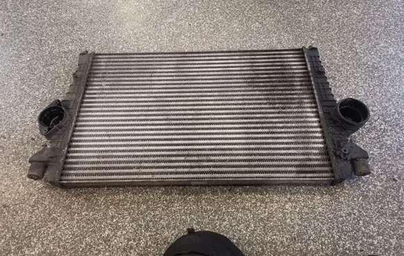 Volkswagen Sharan Intercooler radiator 7M3145804