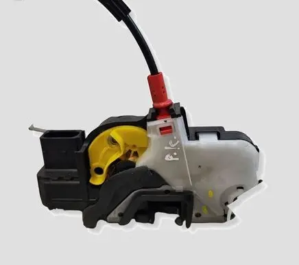 Opel Zafira C Front door lock 3023881