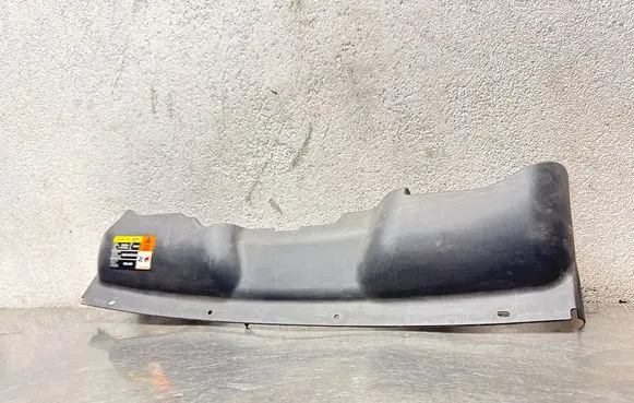 Ford Focus Radiator trim 8M5116613AA