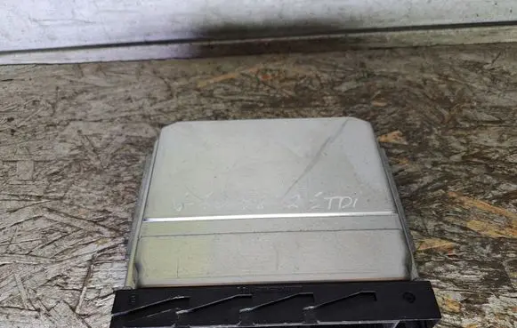 Volvo S70 V70 V70 XC Engine control unit/module 09470429B 0281001776 0000015945