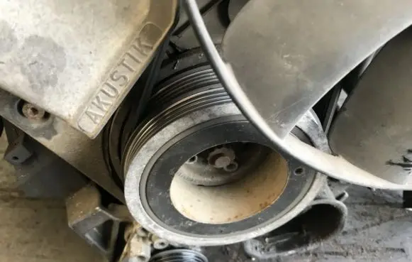 Audi A4 S4 B5 8D Crankshaft pulley