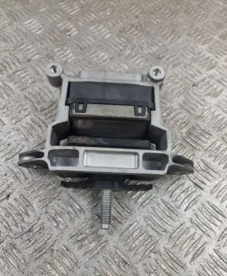 Land Rover Evoque II Engine mount bracket