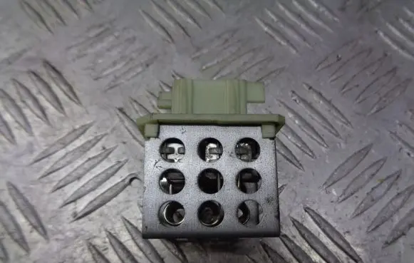 Citroen Xsara Picasso Heater blower fan relay 