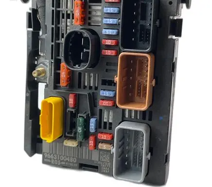 Peugeot 308 Fuse box set 9663100480 R05