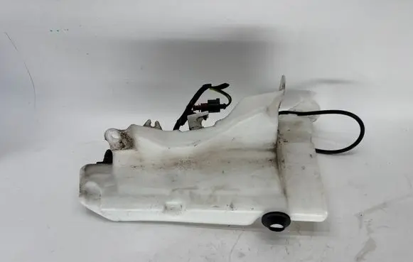 Jaguar XE Windshield washer fluid reservoir/tank J8A217B613AB