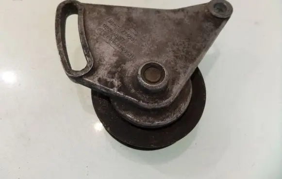 Volkswagen PASSAT B5 Belt tensioner pulley 058260511 224041