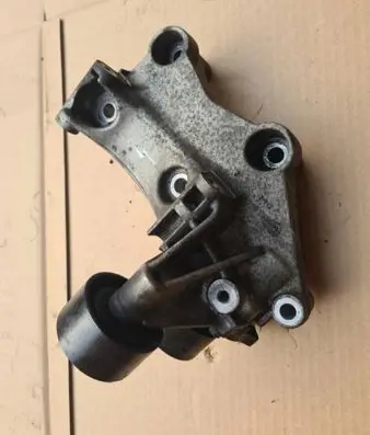 Renault Megane III Generator/alternator bracket 117105124R