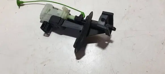 Volvo XC70 Fuel tank cap lock 86113136