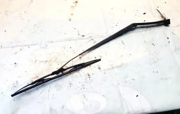 Hyundai Santa Fe Front wiper blade arm