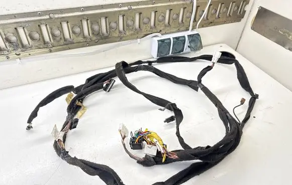Renault Master III Sound system wiring loom 240364182R GE8257182R