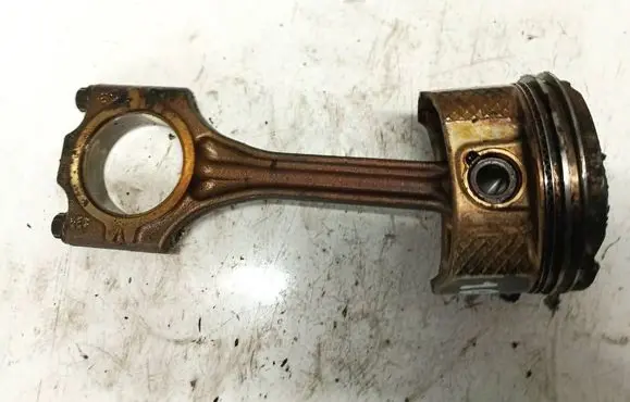 Volkswagen Polo Piston with connecting rod 36ac
