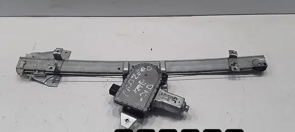Mitsubishi Pajero Front door window regulator with motor 0620200630