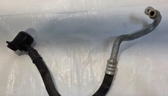Mercedes-Benz C W203 Air conditioning (A/C) pipe/hose 6462300356