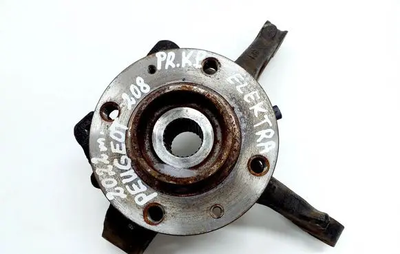 Peugeot 208 Front wheel hub