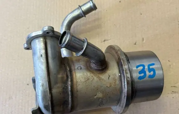 Skoda Octavia Mk3 (5E) EGR valve cooler 04L131512AJ