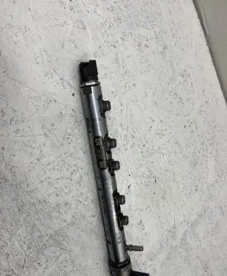 Fuel main line pipe