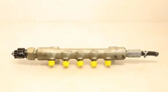 Fuel main line pipe
