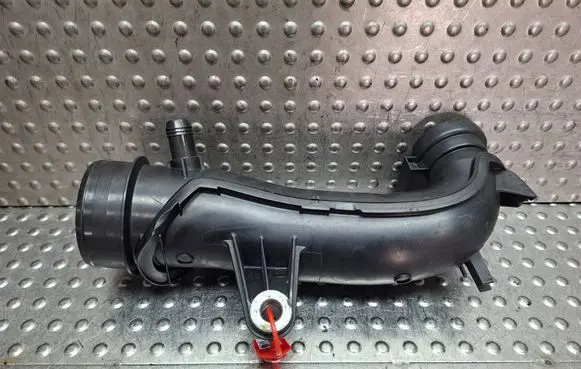 Renault Trafic III (X82) Turbo air intake inlet pipe/hose S27624929 165752889R