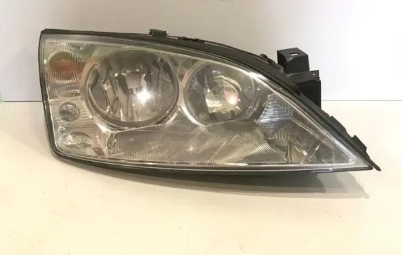 Ford Mondeo Mk III Headlight/headlamp 1S7113005SC 0301174204