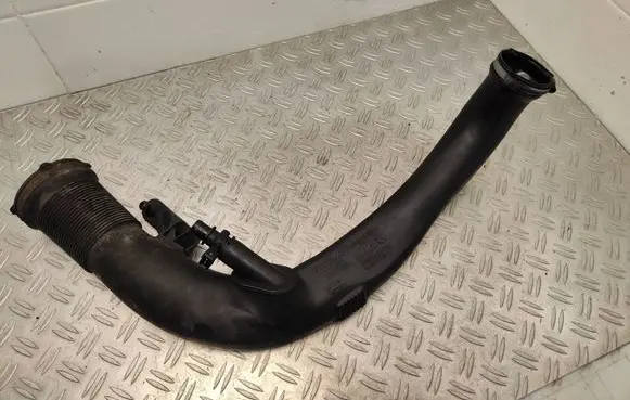 Volvo V40 Intercooler hose/pipe 31325985 U37DA
