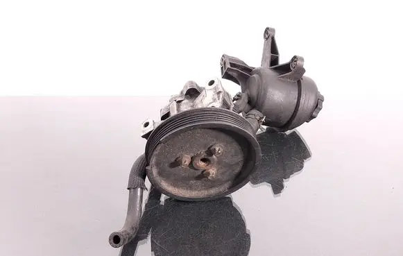 Mercedes-Benz Sprinter W901 W902 W903 W904 Power steering pump 91208