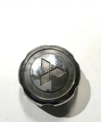 Mitsubishi L200 Original wheel cap MB816581