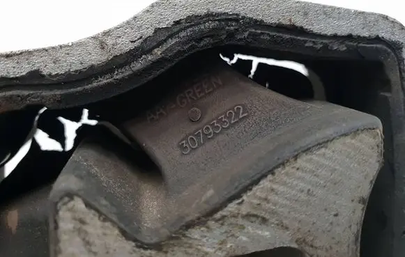 Volvo XC60 Engine mount bracket 30793322