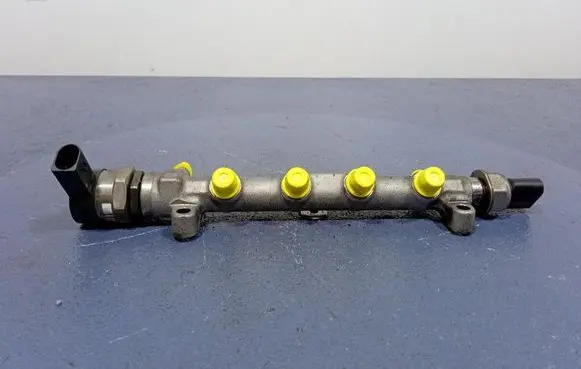 Skoda Octavia Mk3 (5E) Fuel main line pipe 04L089D