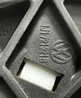 Volkswagen PASSAT B8 Brake pedal 1J1721321C