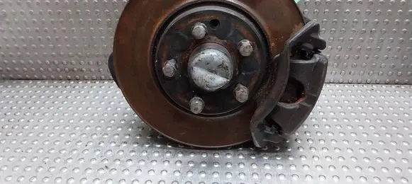 Mercedes-Benz C W203 Front wheel hub spindle knuckle 20900