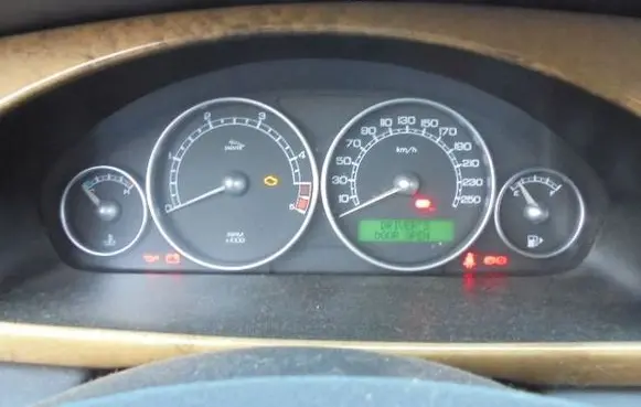 Jaguar X-Type Speedometer (instrument cluster)