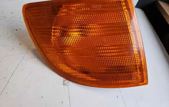 Mercedes-Benz Vito Viano W638 Front indicator light 6R01489