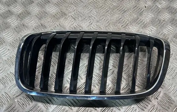 BMW 2 F46 Front grill 7467458