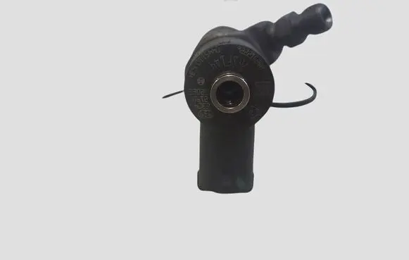Opel Movano B Fuel injector 0445110634