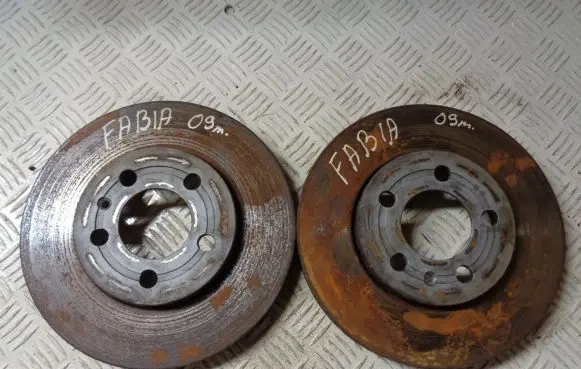 Skoda Fabia Mk2 (5J) Front brake disc 0980478853
