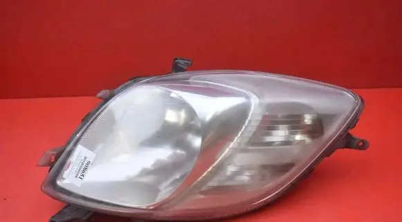 Toyota Yaris Headlight/headlamp