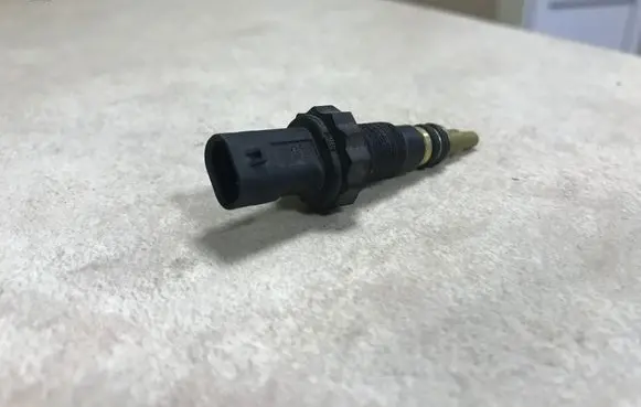 Coolant temperature sensor