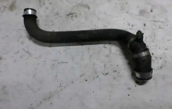 Mercedes-Benz CLS C219 Engine coolant pipe/hose A2115014782