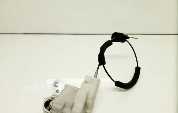 Mazda 5 Sliding door lock 