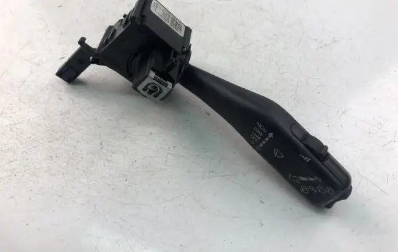 Volkswagen Golf VI Indicator stalk 1K0953519J