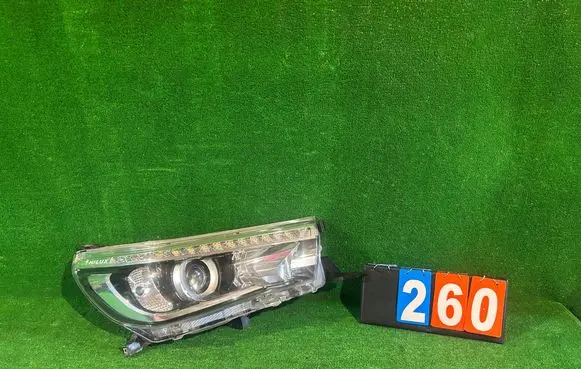 Toyota Hilux (AN120, AN130) Headlight/headlamp