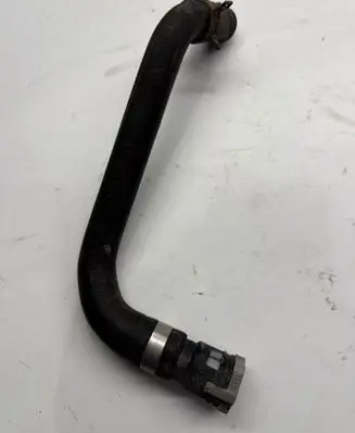 Coolant pipe/hose